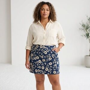 BODEN WOMEN FUN EMBROIDERED DENIM SKIRT SIZE 14R Blue White Floral Boho